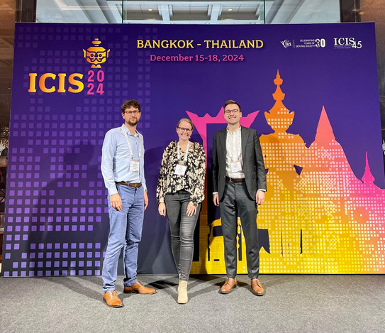 Manuel Wiesche, Lisa Gussek, and Vincent Heimburg at ICIS 2024