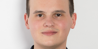 Portrait-Foto von Fabian Helms