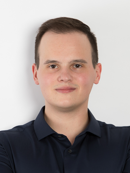 Portrait-Foto von Fabian Helms