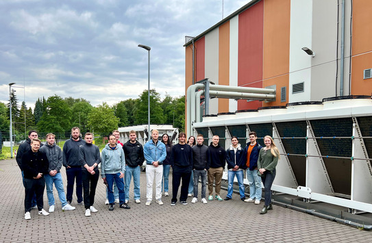 ITSM-Studierende beim Besuch des Dokom21-Rechenzentrums